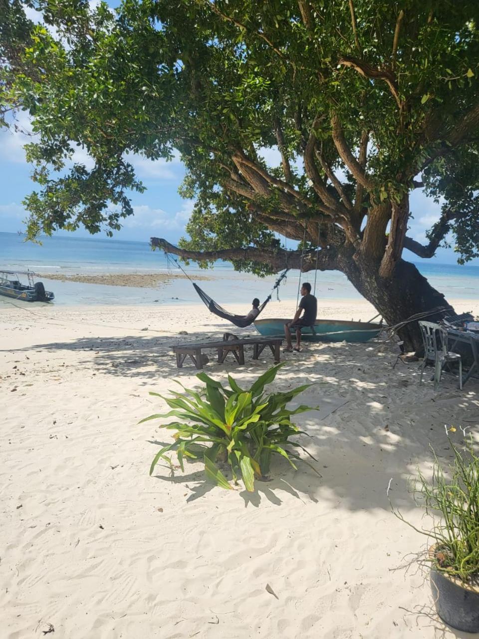 Dewati Roomstay B&B Lang Tengah Island Exterior photo