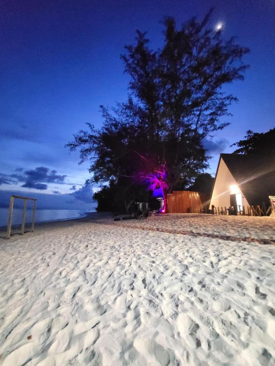 Dewati Roomstay B&B Lang Tengah Island Exterior photo