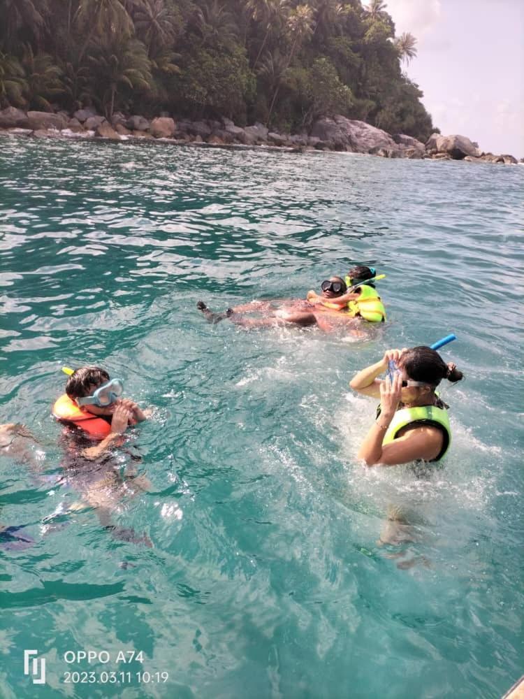 Dewati Roomstay B&B Lang Tengah Island Exterior photo