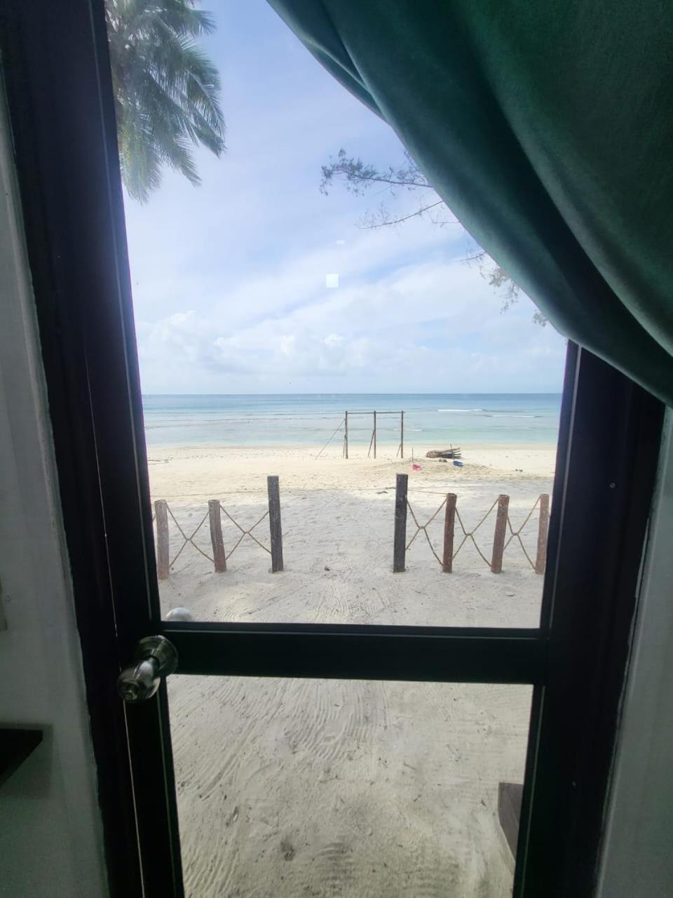Dewati Roomstay B&B Lang Tengah Island Exterior photo