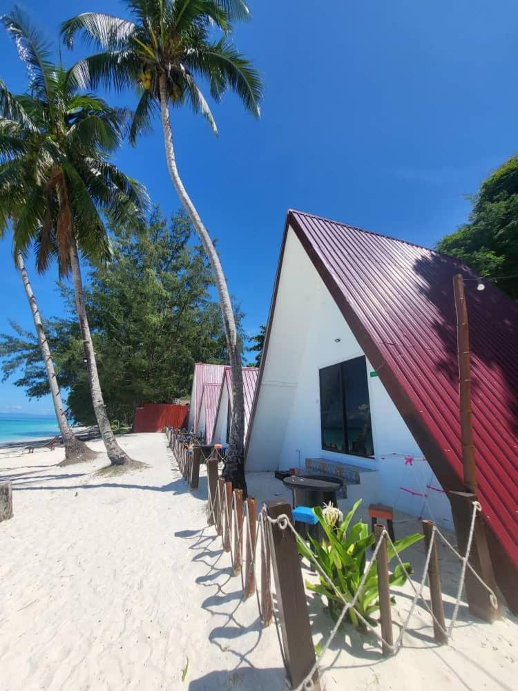 Dewati Roomstay B&B Lang Tengah Island Exterior photo